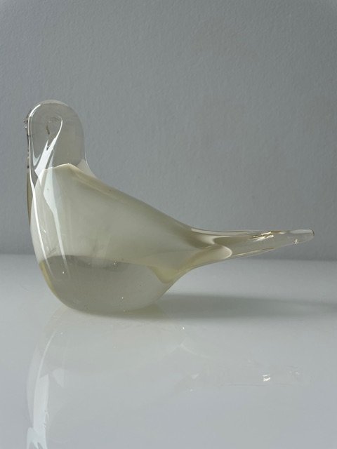Image 1 of Pájaro con diseño de vidrio: elegante y escultural en vidrio transparente