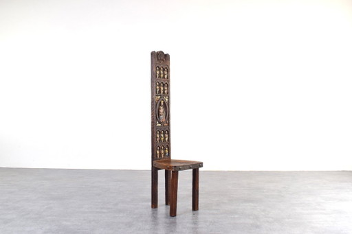 Sillón español de respaldo alto de Ormecasa con la imagen de Jesús y los apóstoles, década de 1970. (photo 2 of 12)