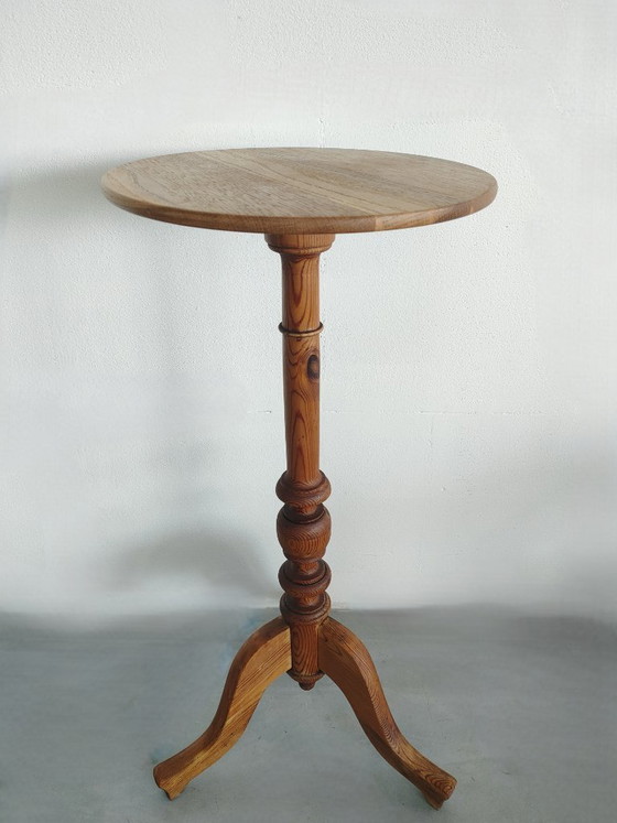 Tavolino/piedistallo vintage in legno a treppiede per piante, decorazione o vaso. – Porta piante, Wood (photo 2 of 7)