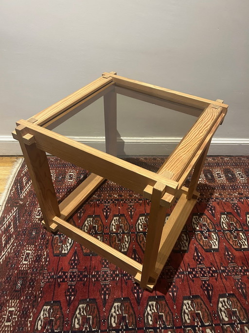 Brutalistischer Couchtisch aus Holz und Rauchglas