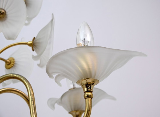 Image 1 of Lampadario di Murano moderno di metà secolo in lattimo e ottone, anni '70