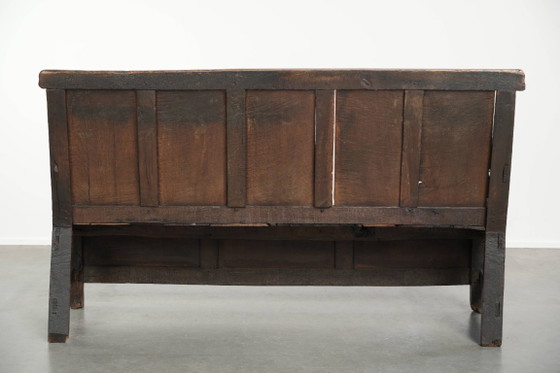 Image 1 of Prachtige antieke Engelse houten bank/ halbank uit begin 18e eeuw met prachtige warme kleuren en mooie details