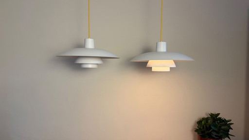 Set of 2 vintage PH4 Pendant lamps