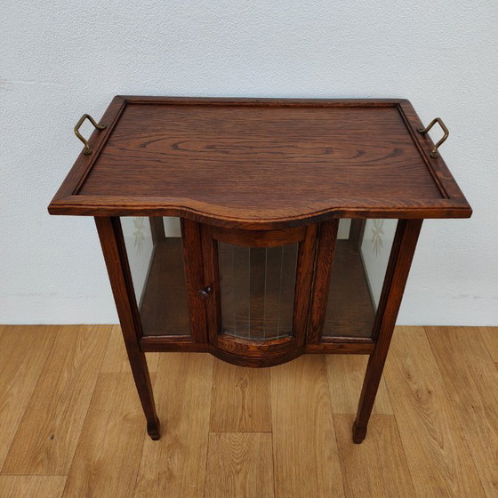 Image 1 of Meuble à thé/meuble d'appoint ancien avec plateau amovible.