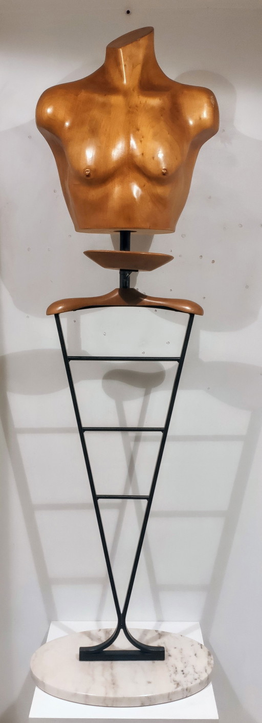 Statua vintage del garzone