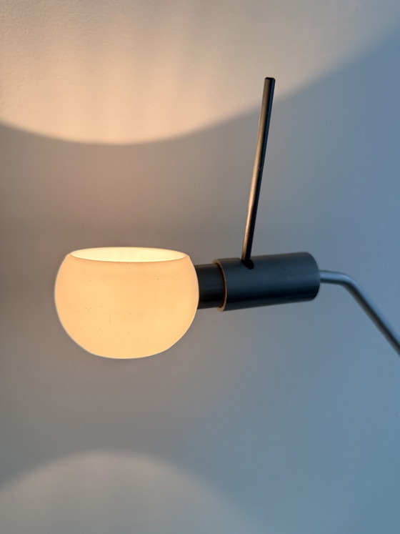 Rare Fontana Arte "Vega" Table Lamp – Michele De Lucchi (Memphis Group / 1986) – Glass, Metal (photo 9 of 11)