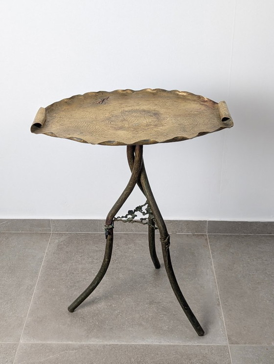 Image 1 of Mesa japonesa Art Nouveau de la década de 1920, de bronce y latón con motivo de libélula.