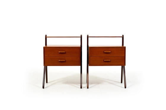 Image 1 of Par de mesitas de noche de teca de Sigfred Omann para Ølholm, años 60