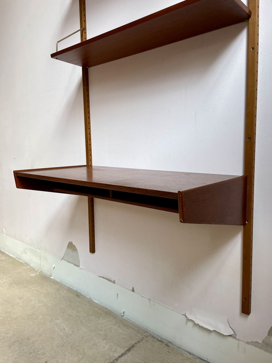 Image 1 of Vintage wandsysteem in de stijl van het Cadovius Royal System - Deens vintage - teak fineer