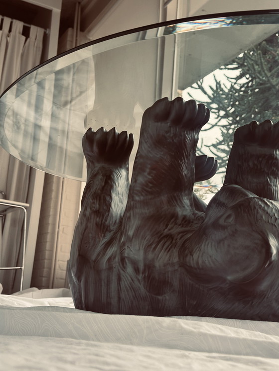 Image 1 of Table basse en verre sculpture d'ours