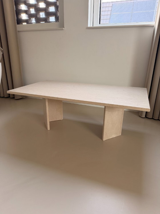 Image 1 of Stilvoller Couchtisch aus Marmor – Naturstein