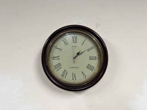 Reloj de pared clásico inglés de caoba