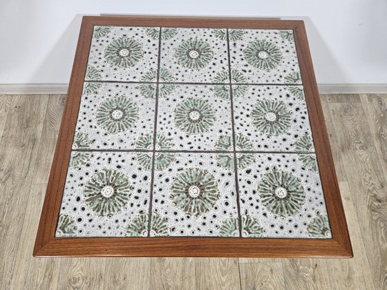 Teak Table with Ceramics, Denmark, 1960s – Coffee table books, Wood, Scandinavian (photo 5 of 14)