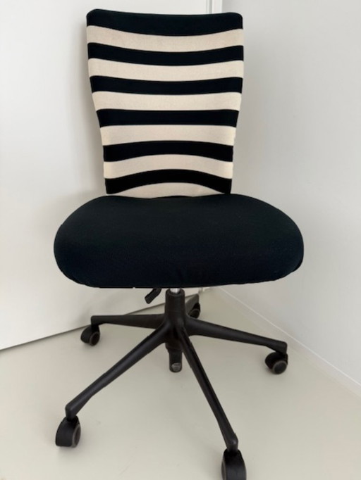 Vitra T-Chair