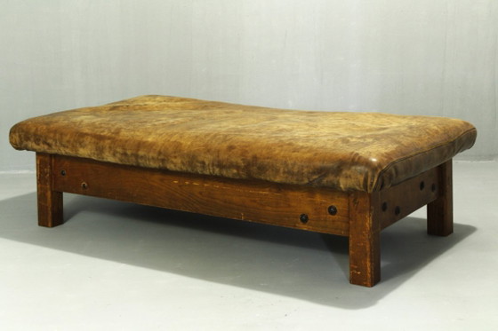 Image 1 of Grote leren gymtafel of chaise longue, jaren 1920