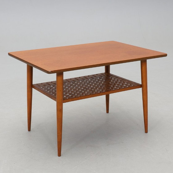 Image 1 of Table basse vintage Scandinave en teck avec étagère tressée - années 60