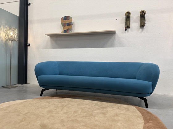 Image 1 of Leolux Flint 3,5-Sitzer Sofa Blaues Alcantara 243
