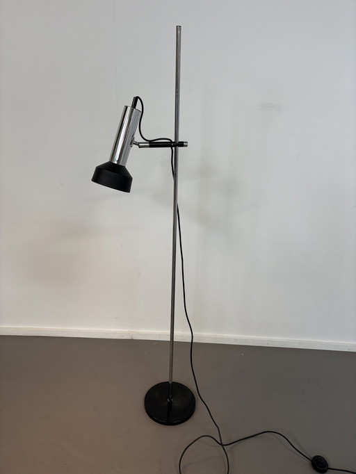 Lámpara de pie vintage Staff Leuchten cromada con luz negra modelo L401 años sesenta