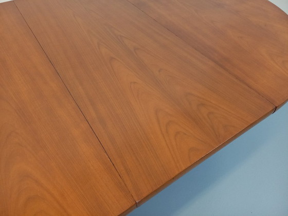 Image 1 of Table à manger ronde scandinave vintage en teck des années 60 avec rallonges