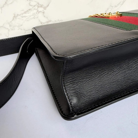 Gucci Small Sylvie cuir noir – Autres sacs (photo 9 of 13)