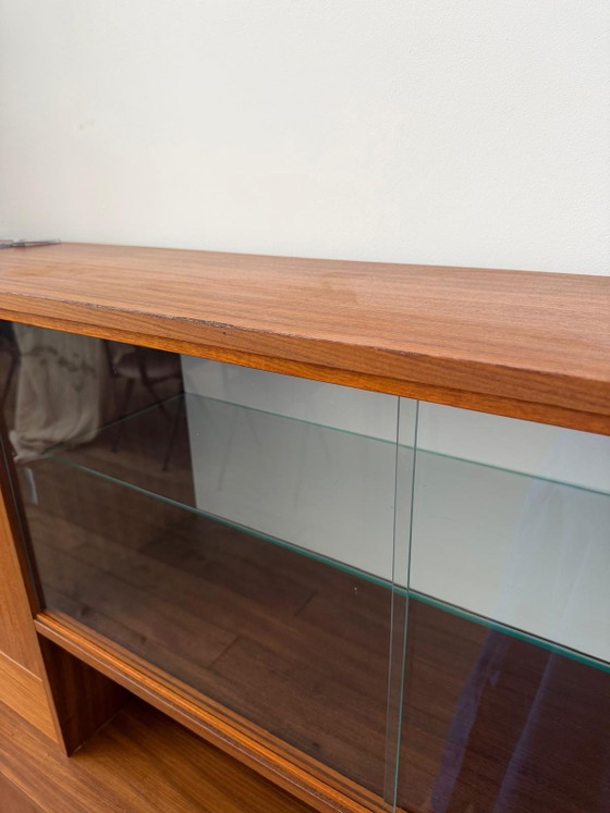 Credenza di metà secolo, design danese – Credenze alte, Wood, Glass (photo 12 of 12)