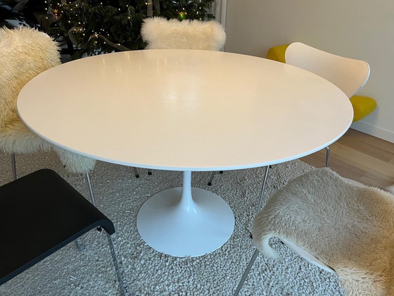 Image 1 of Knoll Saarin Tisch