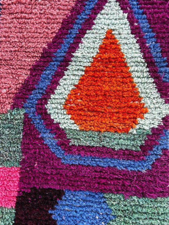 Image 1 of Tappeto berbero marocchino moderno e colorato