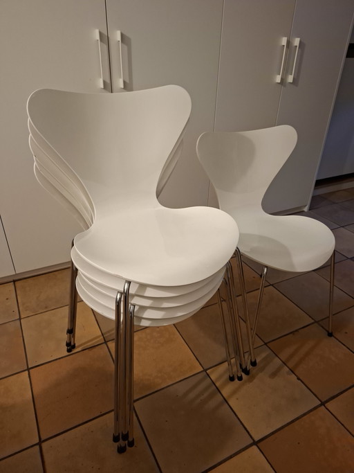 6x Vlinderstoelen Fritz Hansen (Gekauft bei Master Meubel) Weißer Lack