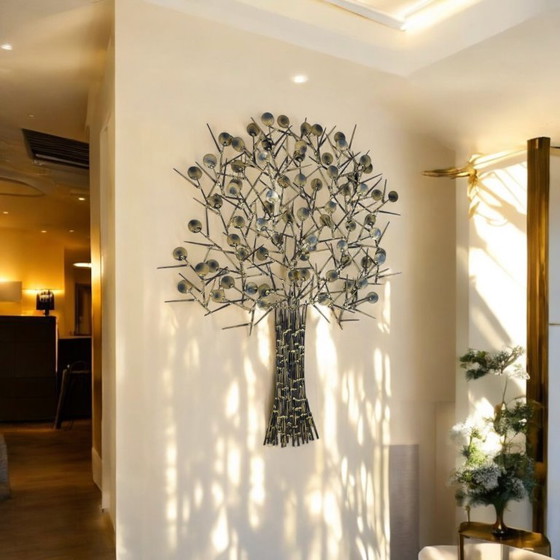 Image 1 of Marc kreiert brutalistische Fackelschnitt-Metall-Nagelbaum-Skulptur