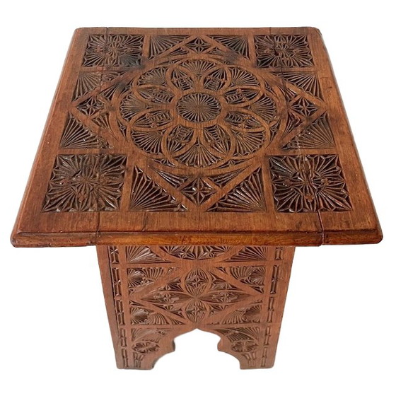 Image 1 of Table d'appoint frisonne ancienne en bois sculpté, support à plantes sculpté à la main, art populaire du XIXe siècle