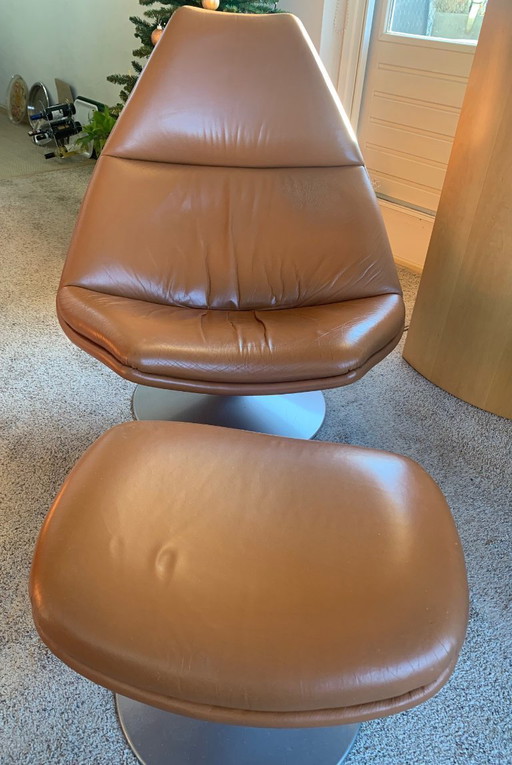 Artifort F510 Geoffrey Harcourt Drehsessel + Fußhocker