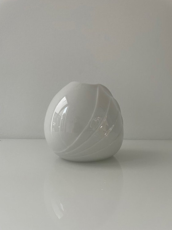 Image 1 of Vaso vintage in porcellana della Germania Ovest con rilievo a onde.