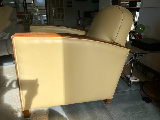 Ein prächtiges Paar Art-Deco-Clubsessel in vanillefarbenem Leder – Leather, Wood (photo 2 of 8)