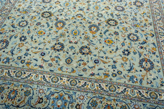 Image 1 of Perzisch tapijt - Kashan kurk 415 x 310 cm in pistachegroen