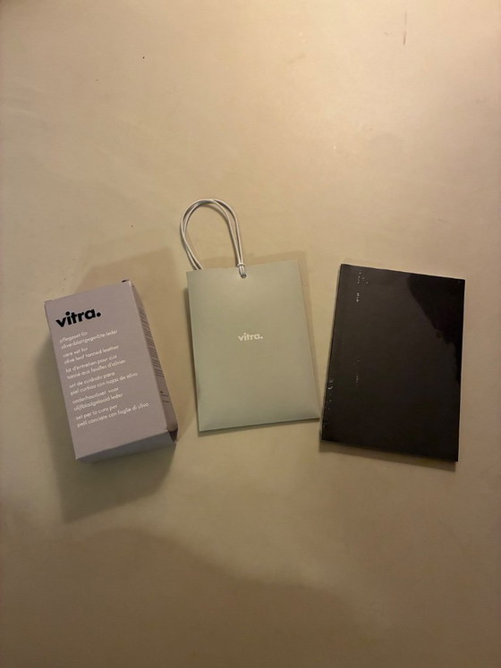 Image 1 of Vitra Eames Lounge Chair & Ottoman NIEUW