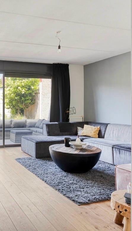 Zeer mooie moderne elementen bank