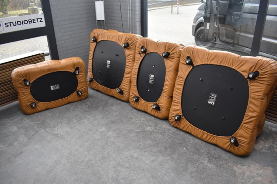 Image 1 of Sofá y reposapiés de diseño modular Camaleonda exclusivo de C&B Italia