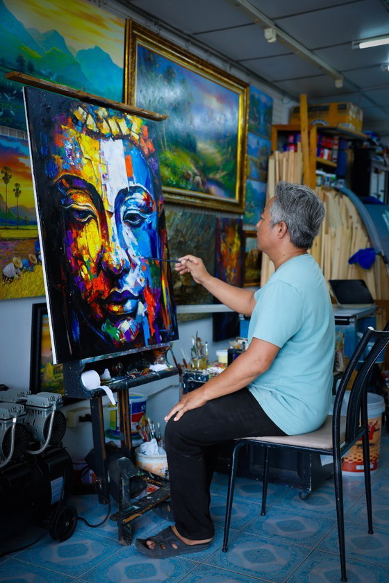 Image 1 of Uniek handgeschilderd Boeddha schilderij “Golden Balance” – Seksak Jaichumchen – 80×100 cm