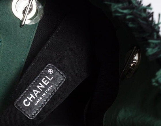 Image 1 of Borsa Chanel in tela trapuntata verde
