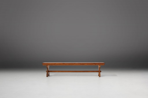 Banc d'église rustique du milieu du siècle en bois de pin, Belgique, années 1940