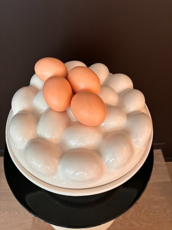 Image 1 of Vintage Italiaanse Majolica eierterrine met deksel 