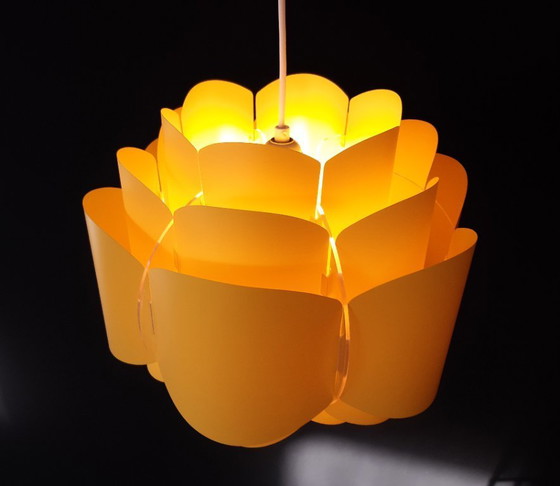 Image 1 of Hoyrup Jasmine bouwpakket, Vintage kunststof gevouwen lamellen hanglamp door Lars Eiler Schiøler, Deens design, mcm pvc lamellen