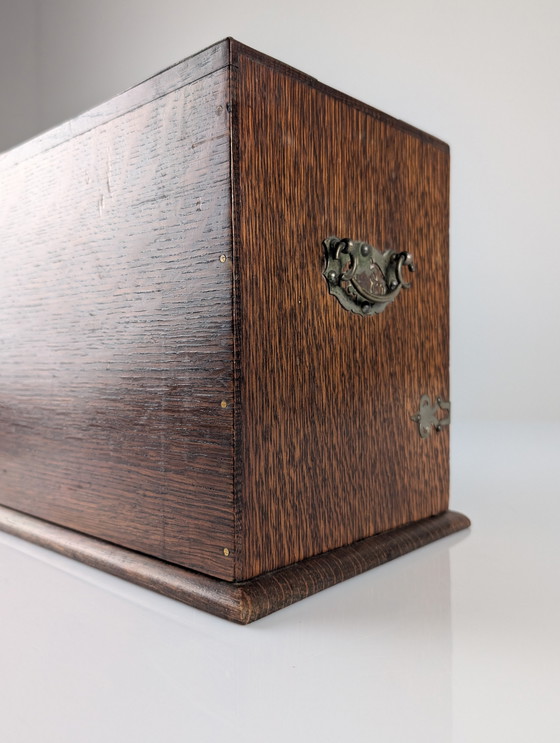 Image 1 of Mobiletto da scrittura vittoriano in quercia con tamburo automatico, XIX secolo