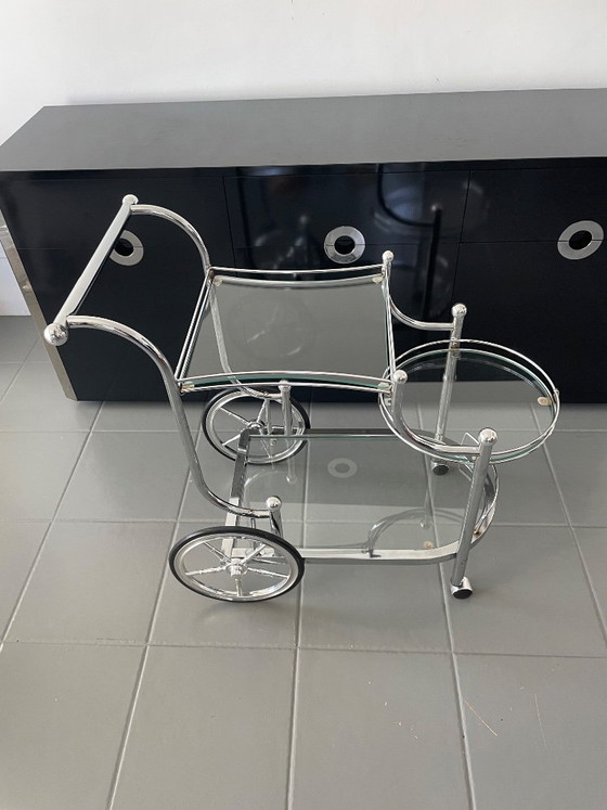 Image 1 of Chariot de service chromé à 3 niveaux, style milieu du siècle.