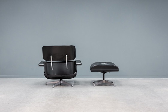 Image 1 of Poltrona Eames + pouf