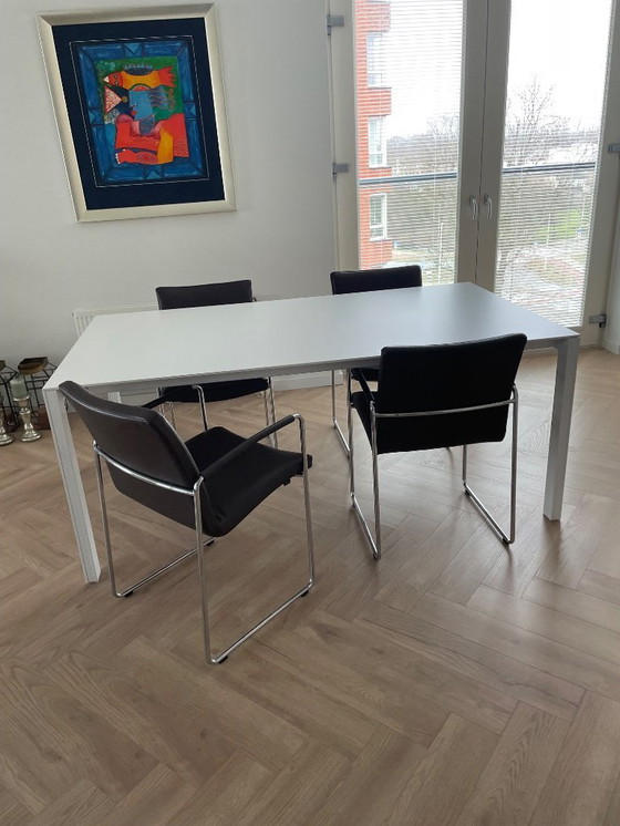 Image 1 of Mesa Leolux con 4 sillas Leolux