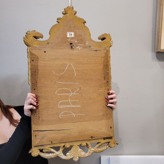 Image 1 of Miroir mural orné d'armoiries, en bois sculpté et doré, Napoléon III, vers 1880 – France