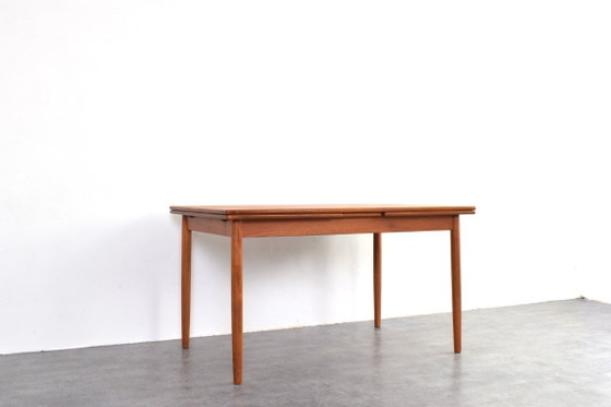 Image 1 of Uitschuifbare eettafel van Deens teakhout uit het midden van de 20e eeuw, jaren 60.