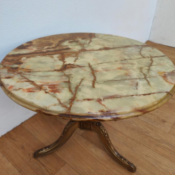 Table basse ronde Vintage Regency avec plateau en marbre onyx 65cm – Tables basses, Marble, Brass (photo 8 of 10)
