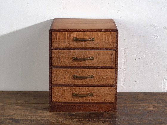 Petite commode kotansu japonaise à quatre tiroirs – Japon, période Shōwa, vers 1960 – Brass (photo 34 of 40)